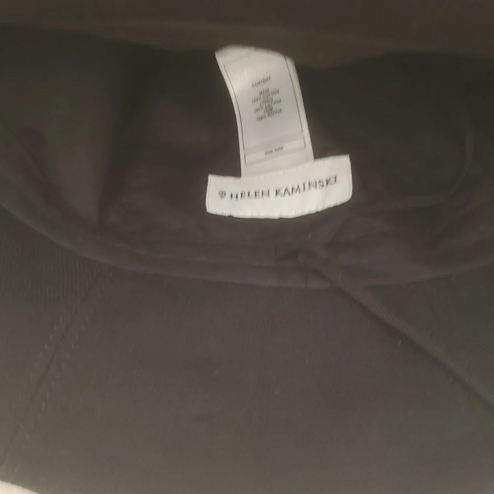 HELEN KAMINSKI LOGO-CHARM COTTON BUCKET HAT IN BLACK : SIZE:ONE SIZE